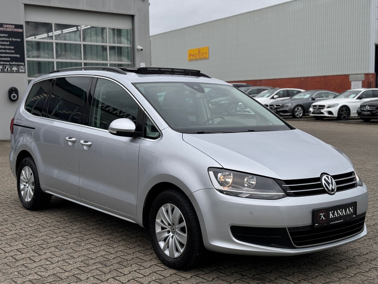 Fahrzeugabbildung Volkswagen Sharan 2.0 TDI Comfortline *DSG|NAVI|PANORAMA*