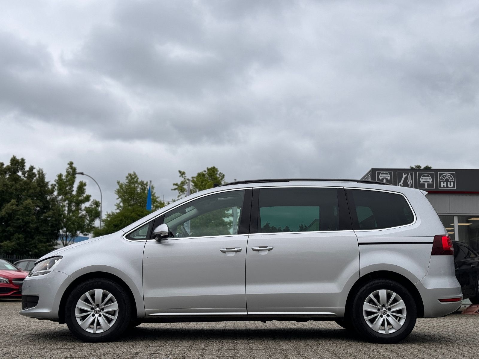 Fahrzeugabbildung Volkswagen Sharan 2.0 TDI Comfortline *DSG|NAVI|PANORAMA*