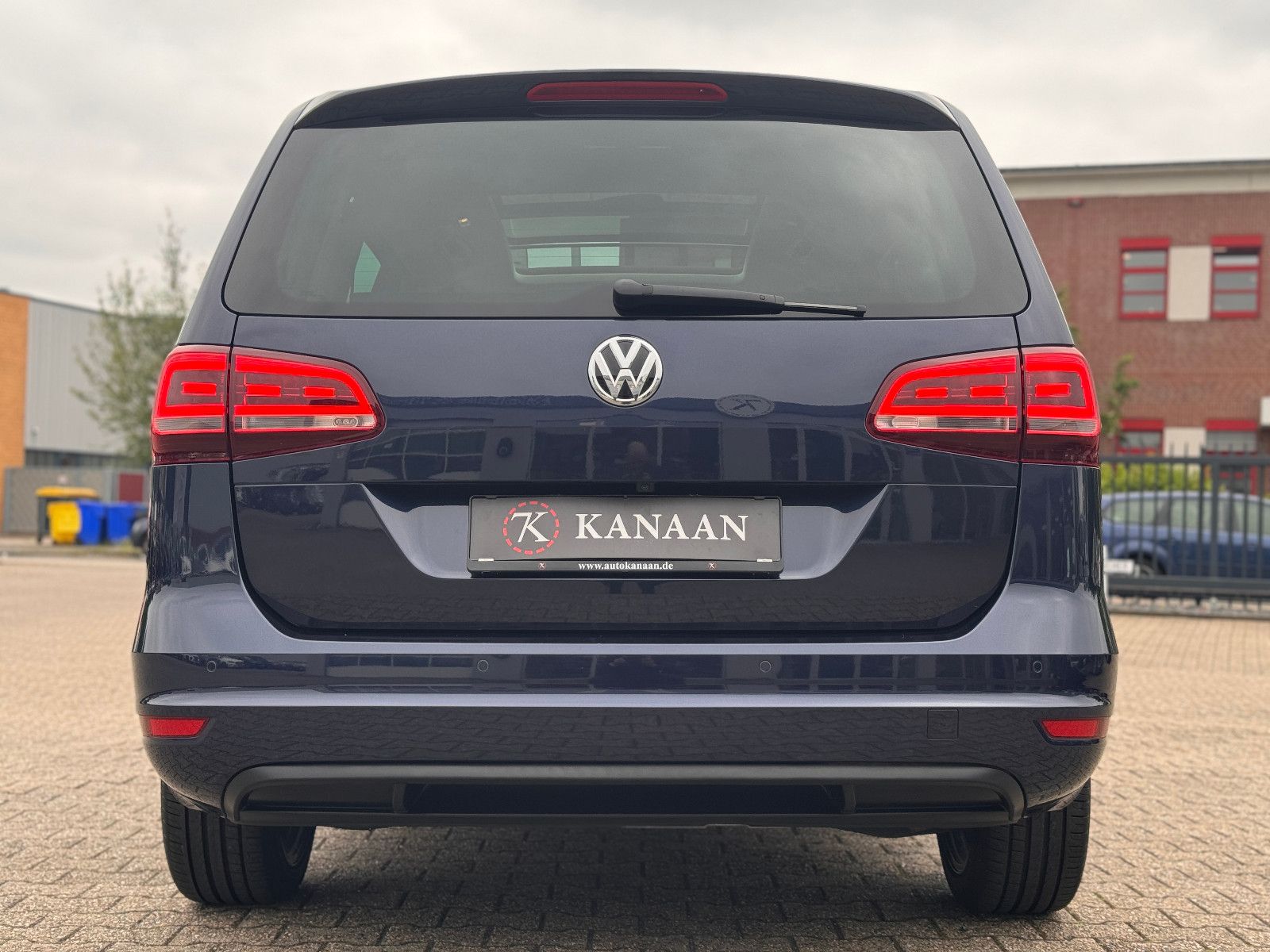 Fahrzeugabbildung Volkswagen Sharan 2.0 TDI Highline *DSG|PANORAMA|6-SITZE*