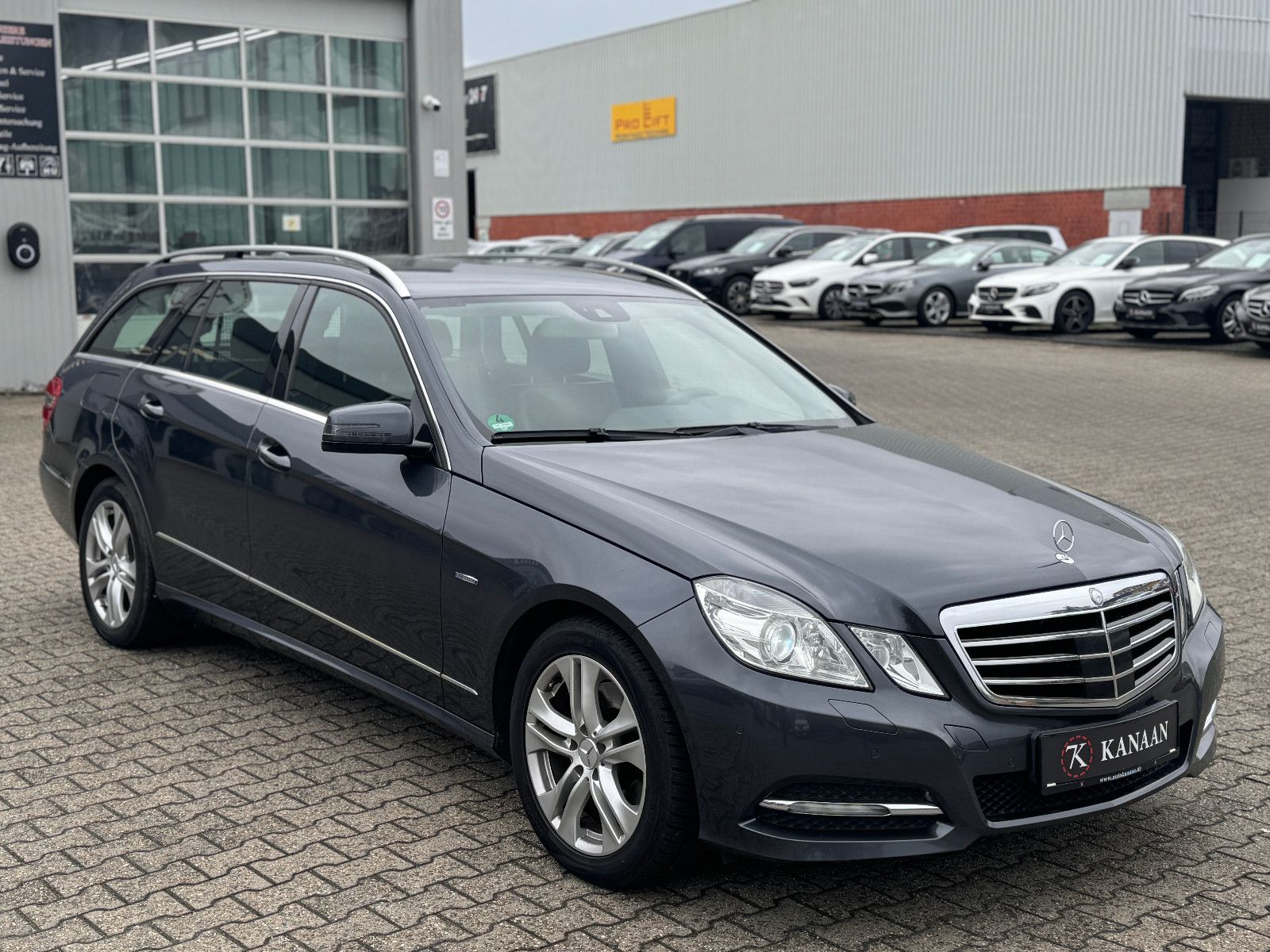 Fahrzeugabbildung Mercedes-Benz E 350 T CGI 4Matic *7G|NAVI|ASSIST*