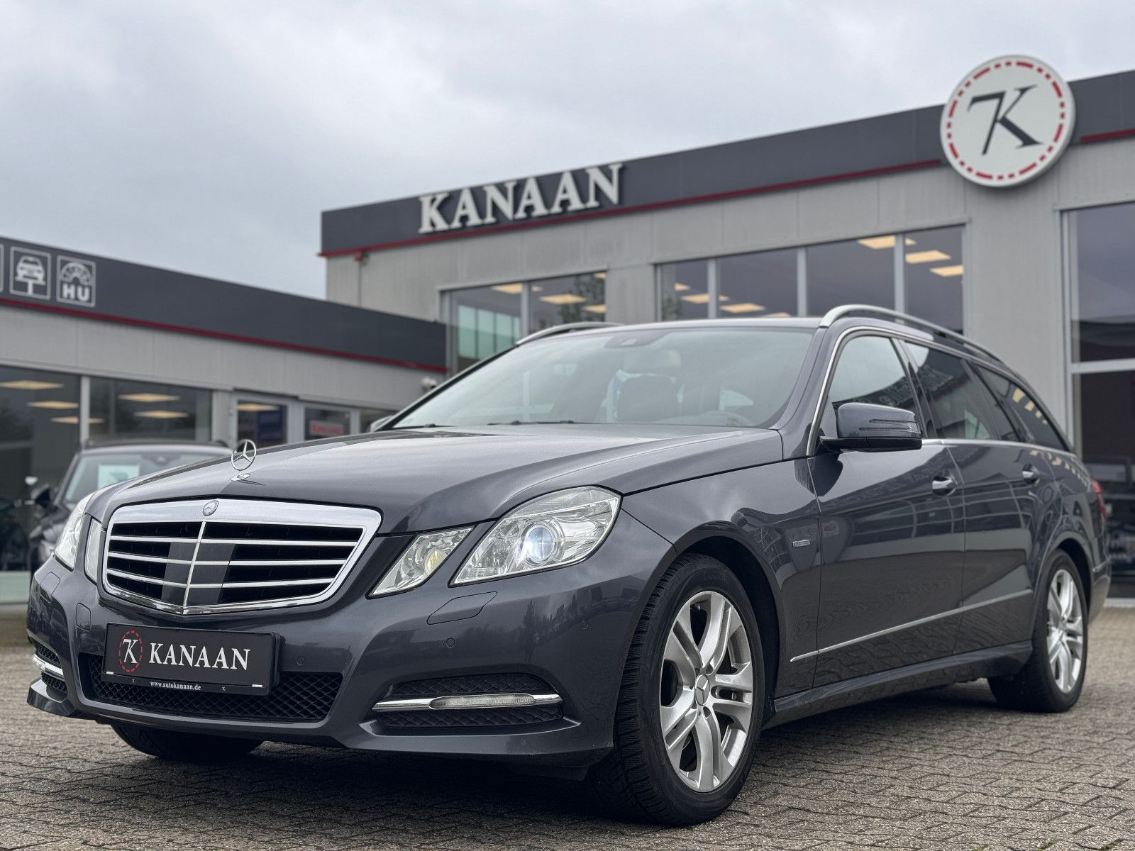 Fahrzeugabbildung Mercedes-Benz E 350 T CGI 4Matic *7G|NAVI|ASSIST*