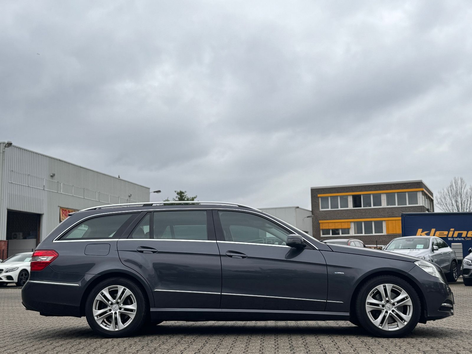 Fahrzeugabbildung Mercedes-Benz E 350 T CGI 4Matic *7G|NAVI|ASSIST*