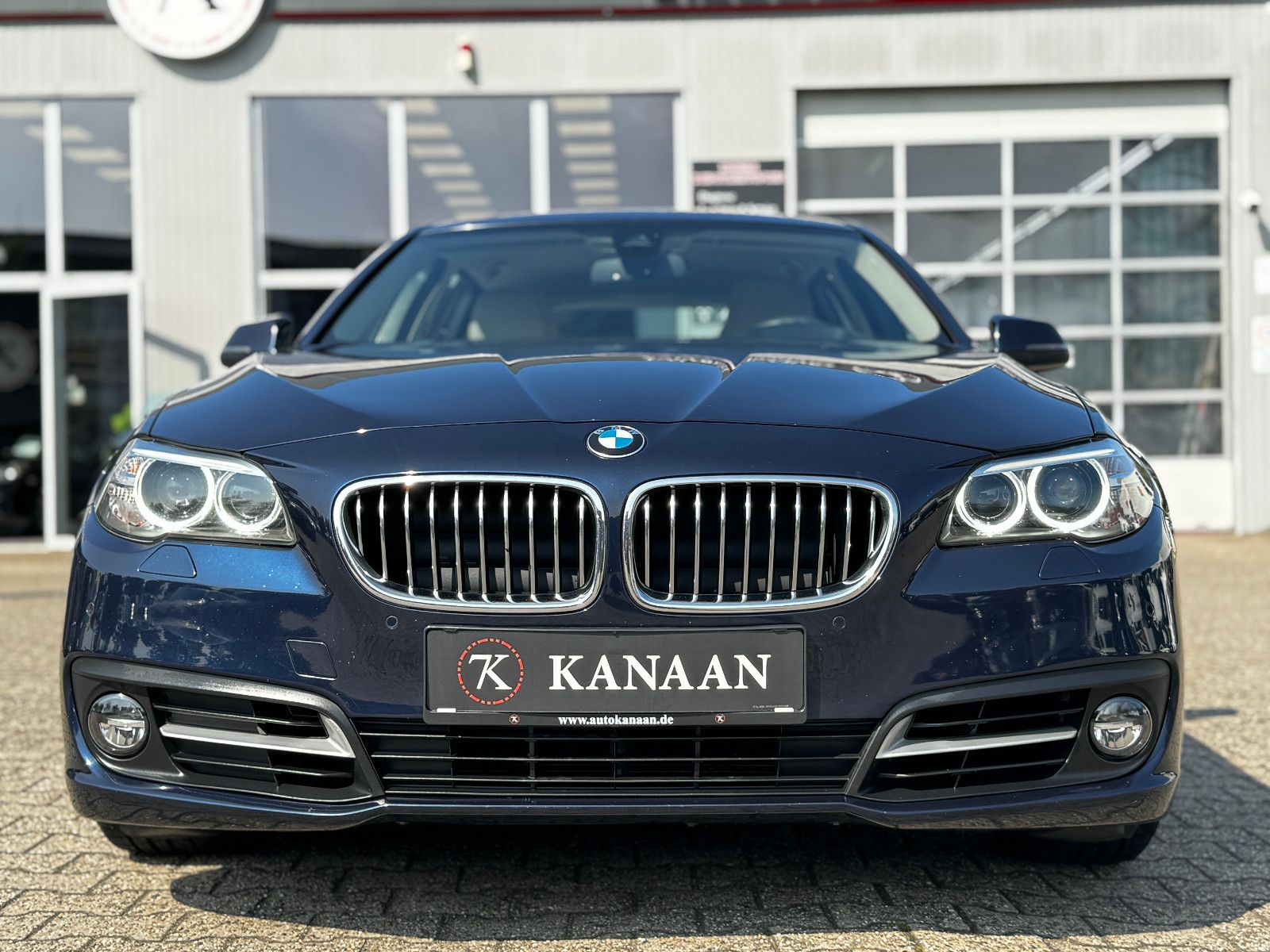 Fahrzeugabbildung BMW 525d Touring *8G|XENON|NAVI|HEAD-UP*