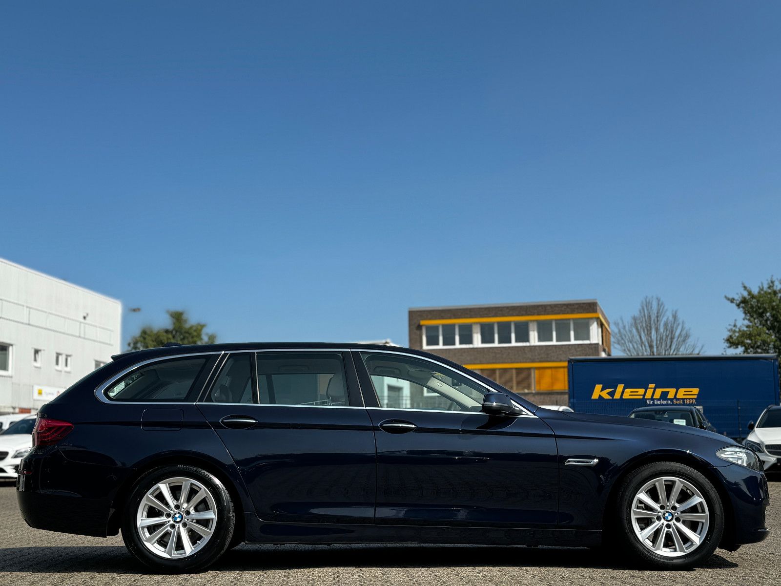 Fahrzeugabbildung BMW 525d Touring *8G|XENON|NAVI|HEAD-UP*