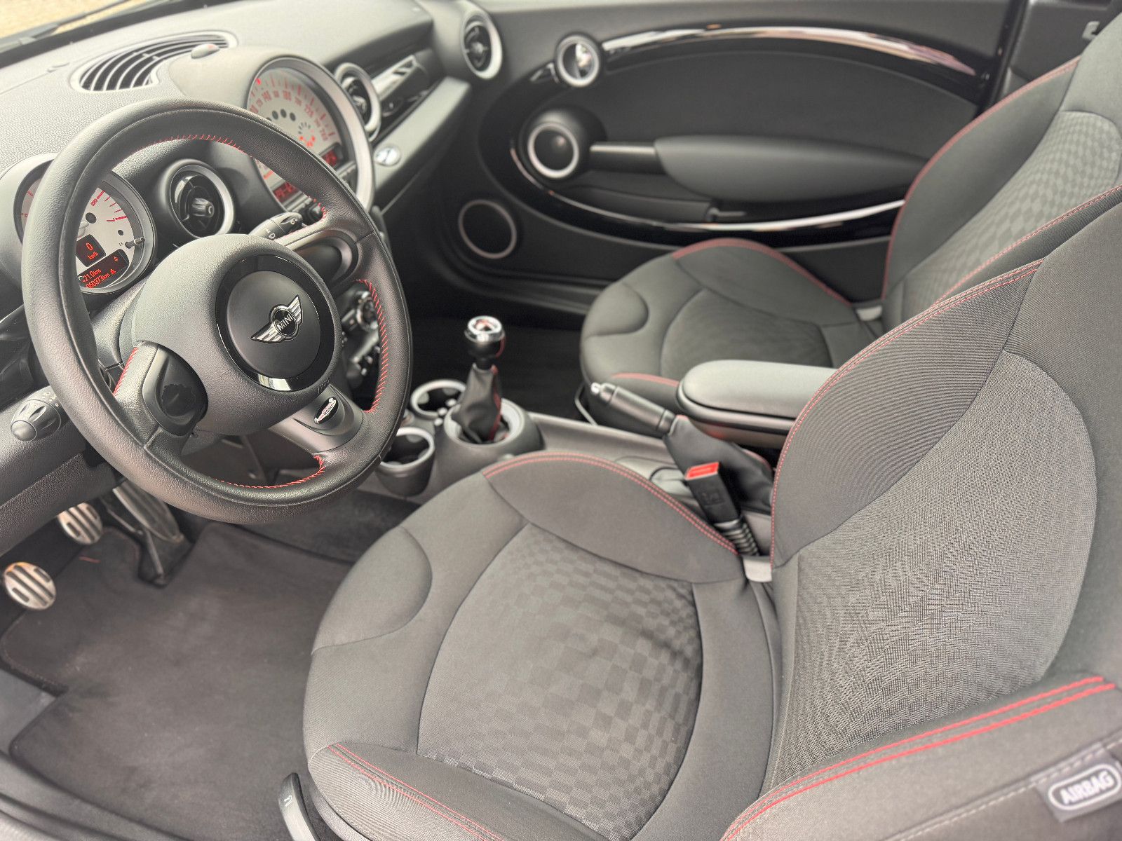 Fahrzeugabbildung MINI Cooper SD Coupé JCW *KLIMA|PDC*