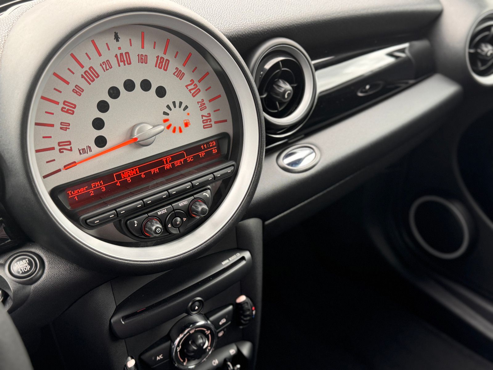 Fahrzeugabbildung MINI Cooper SD Coupé JCW *KLIMA|PDC*