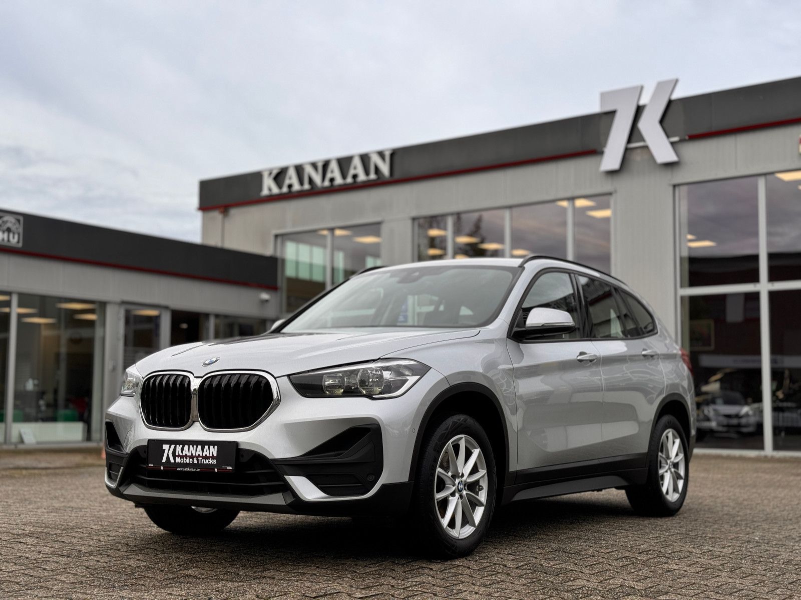 BMW X1 18d sDrive *AHK|NAVI|PDC|SHZ|1.HAND|WR*