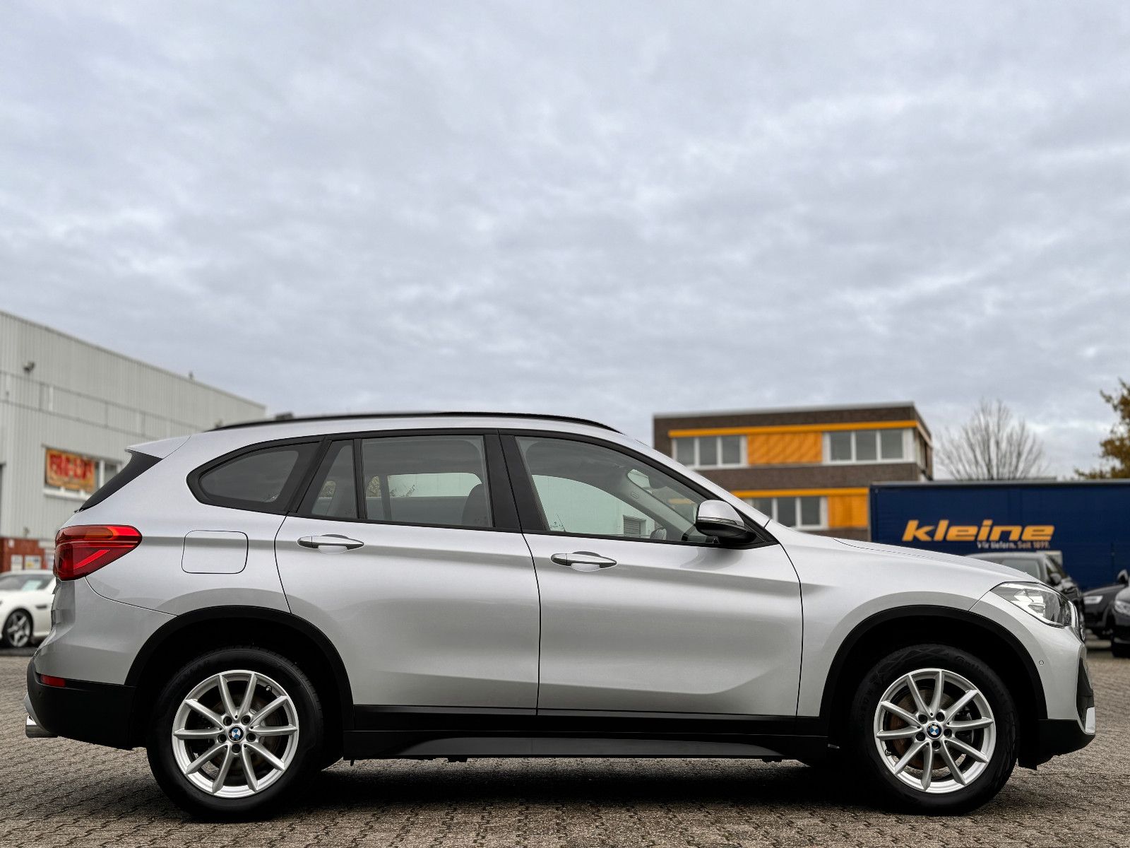 Fahrzeugabbildung BMW X1 18d sDrive *AHK|NAVI|PDC|SHZ|1.HAND|WR*