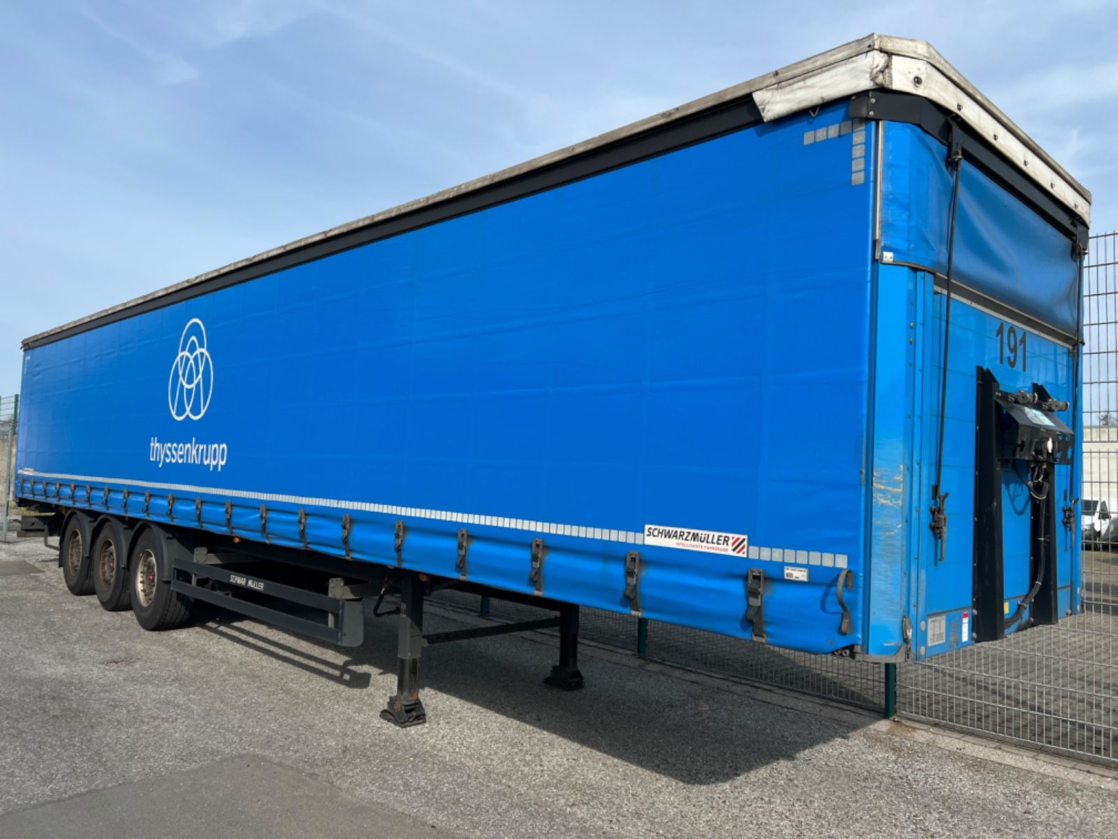 Fahrzeugabbildung Schwarzmüller J-Serie  Flach 3.50m Hoch Baustahltransport  3x