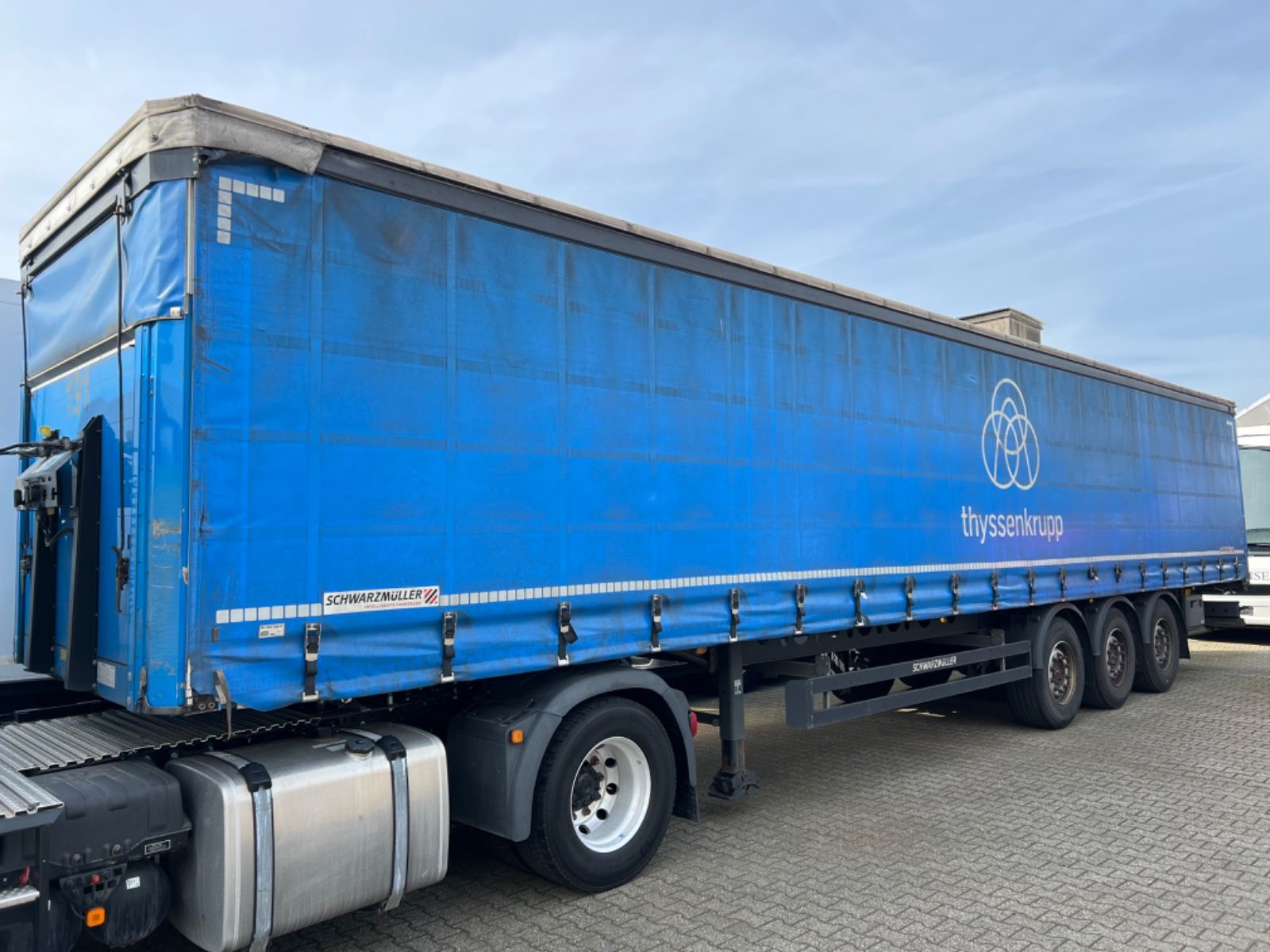 Fahrzeugabbildung Schwarzmüller J-Serie  Flach 3.50m Hoch Baustahltransport  3x