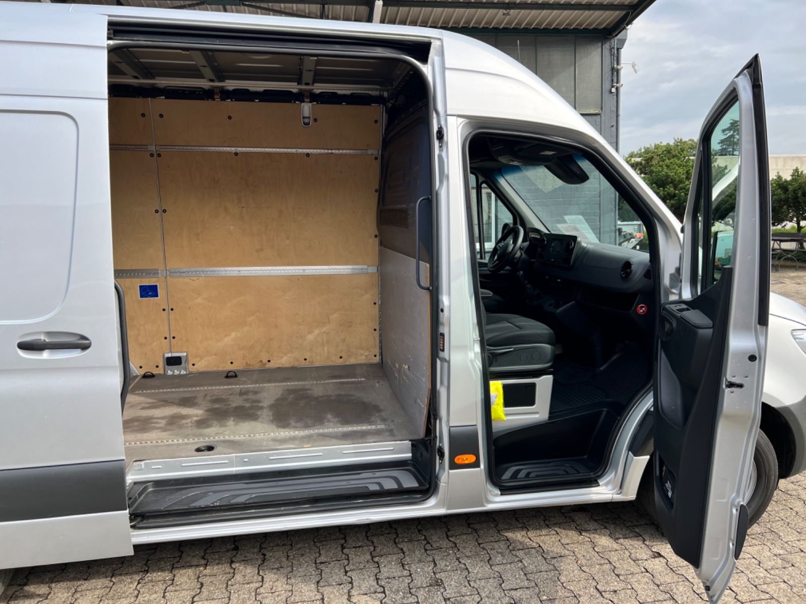 Fahrzeugabbildung Mercedes-Benz Sprinter III 317 CDI Kasten *NAVI|CAM|ASSIST*