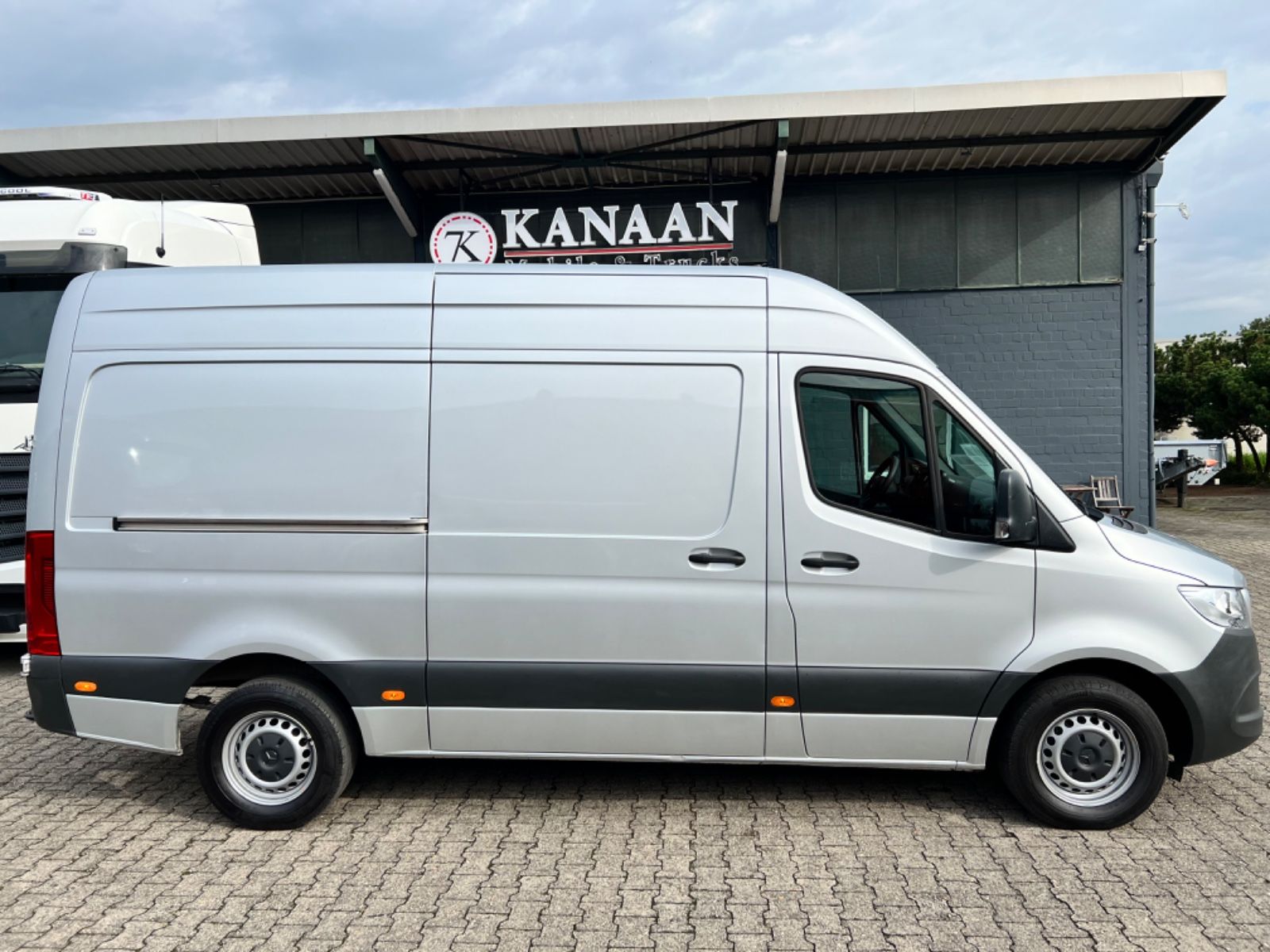 Fahrzeugabbildung Mercedes-Benz Sprinter III 317 CDI Kasten *NAVI|CAM|ASSIST*