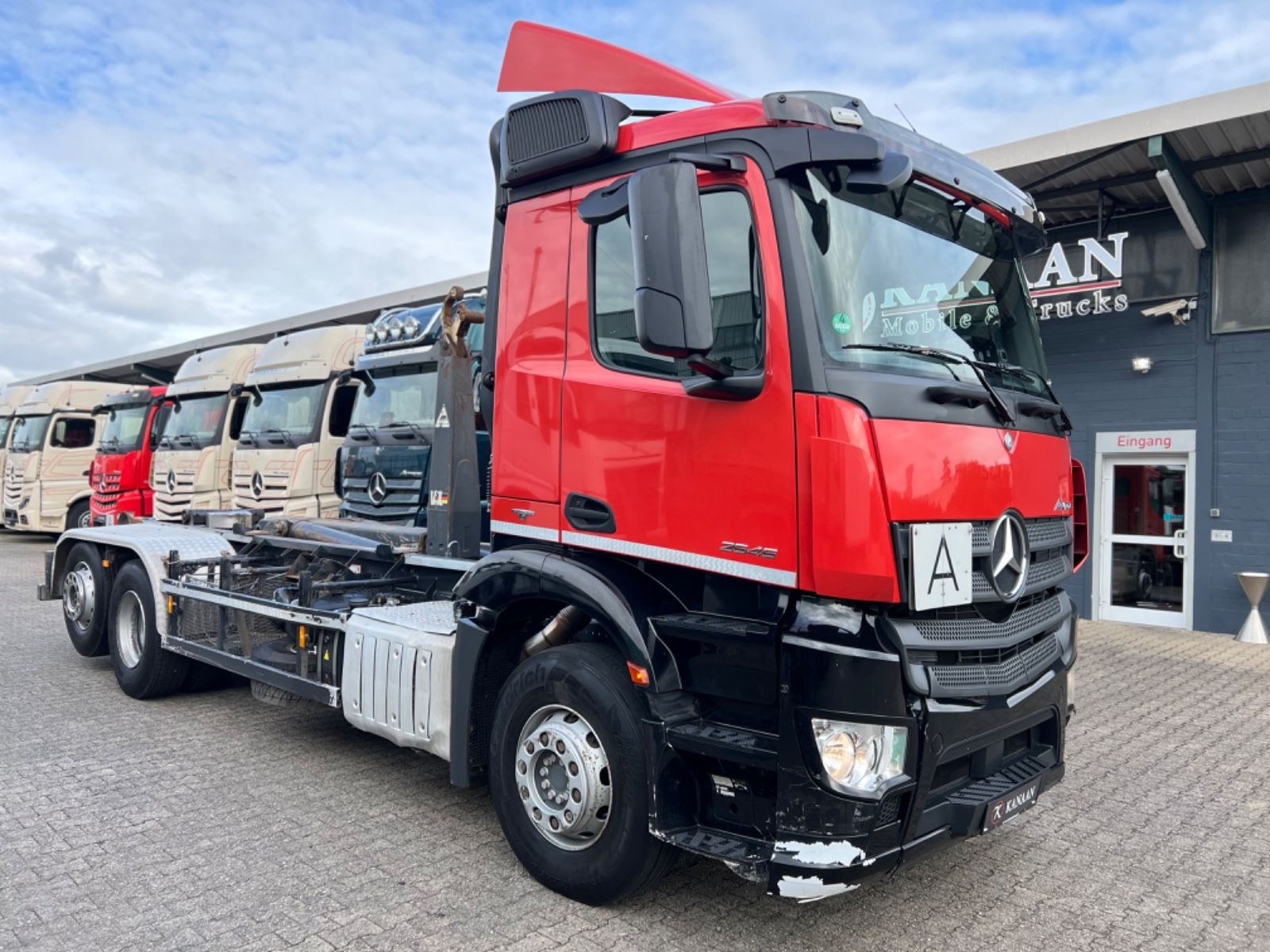 Fahrzeugabbildung Mercedes-Benz 2543 Antos 6x2  VDL Haken Abroller Lift-/Lenk