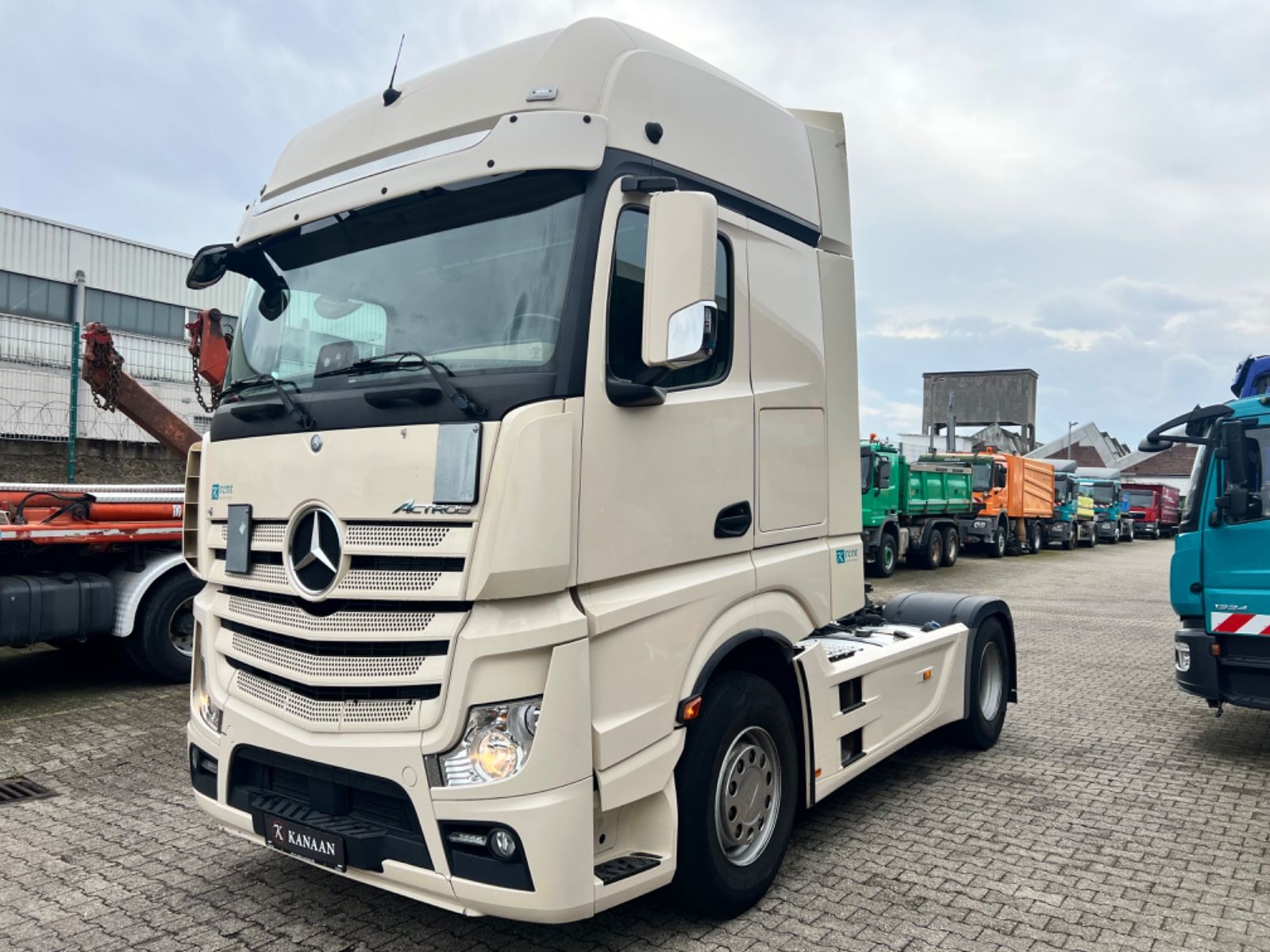 Fahrzeugabbildung Mercedes-Benz 1848 LS Actros 4  GigaSpace