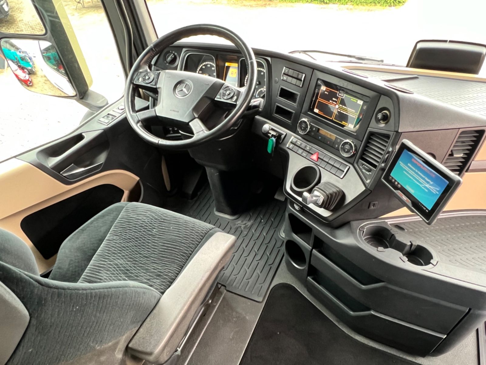 Fahrzeugabbildung Mercedes-Benz 1848 LS Actros 4  GigaSpace