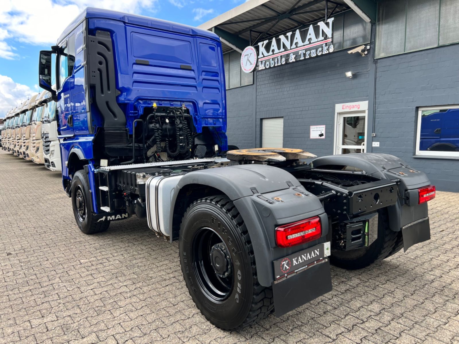 Fahrzeugabbildung MAN 18.510 TGX 4x4H  NEW Model  Hydraulic