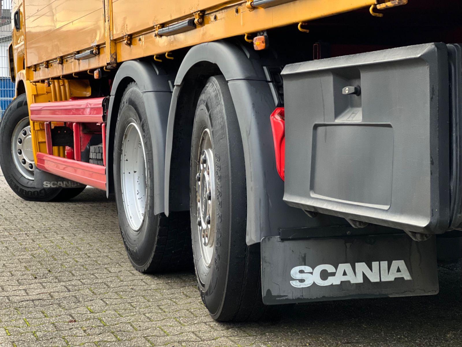 Fahrzeugabbildung Scania R400 6x2 Palfinger 18001L   EURO5