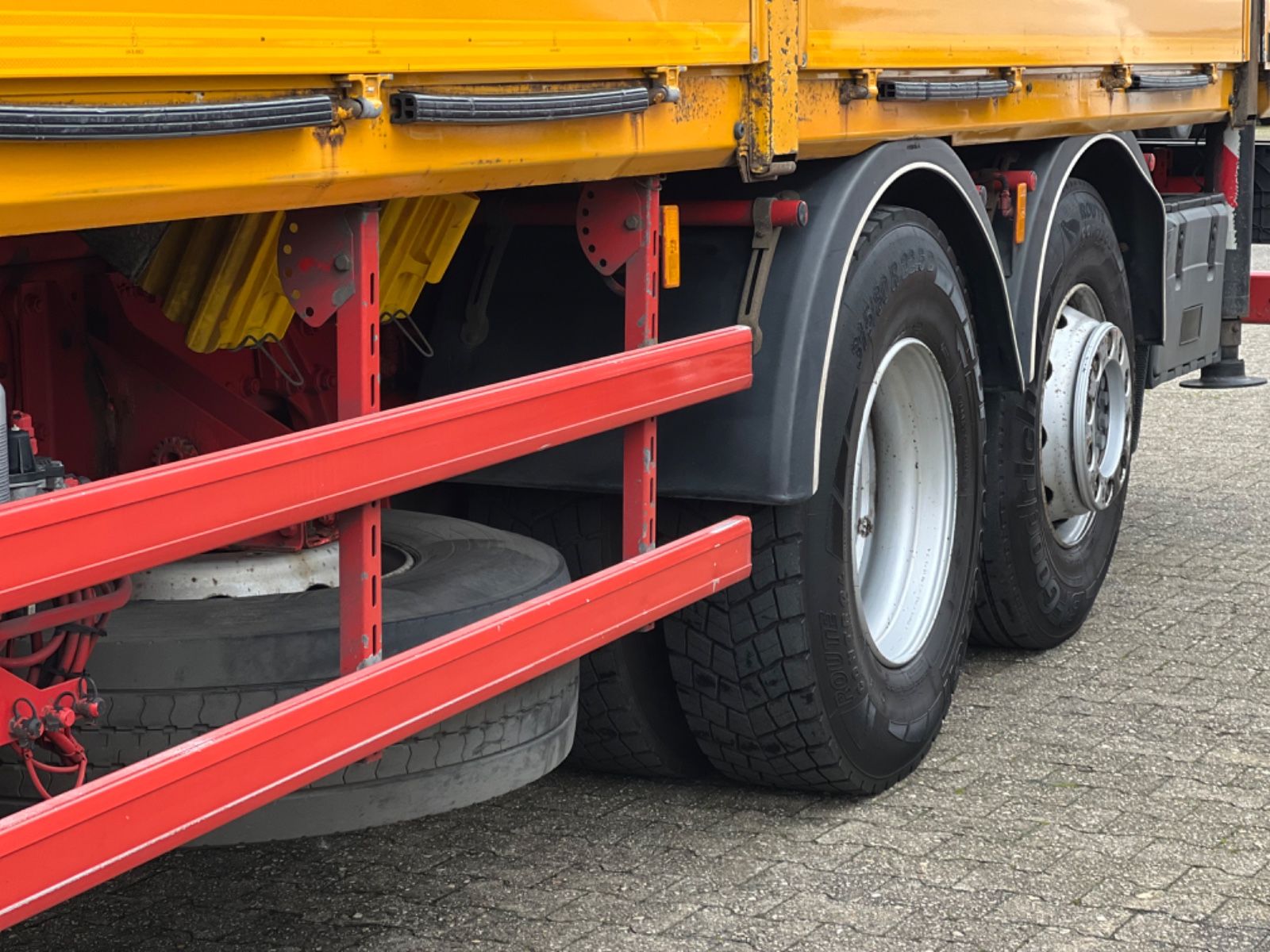 Fahrzeugabbildung Mercedes-Benz Actros  2541    Palfinger PK18001L