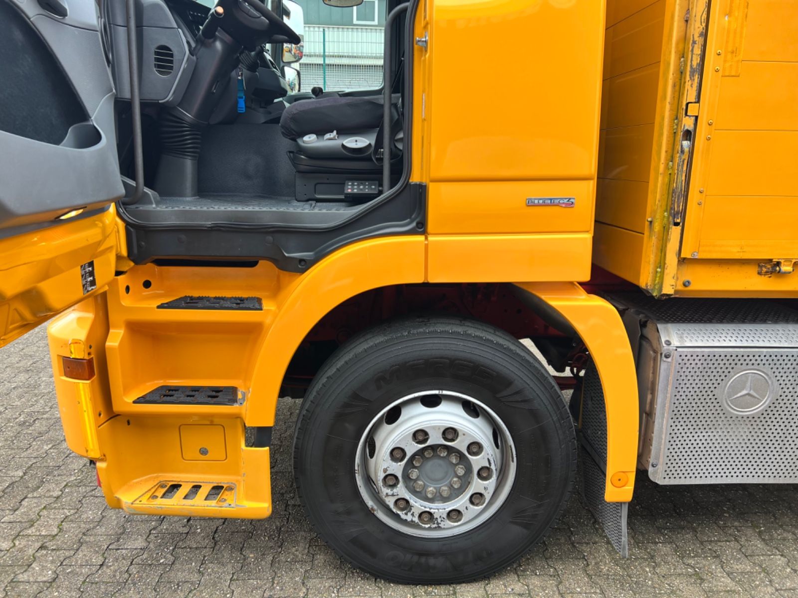 Fahrzeugabbildung Mercedes-Benz Actros  2541    Palfinger PK18001L