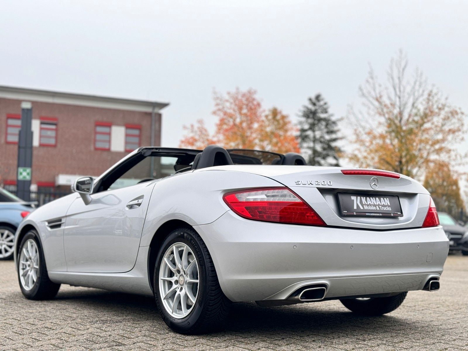 Fahrzeugabbildung Mercedes-Benz SLK 200 Roadster BE *7G|NAVI|XENON|AIRSCARF*