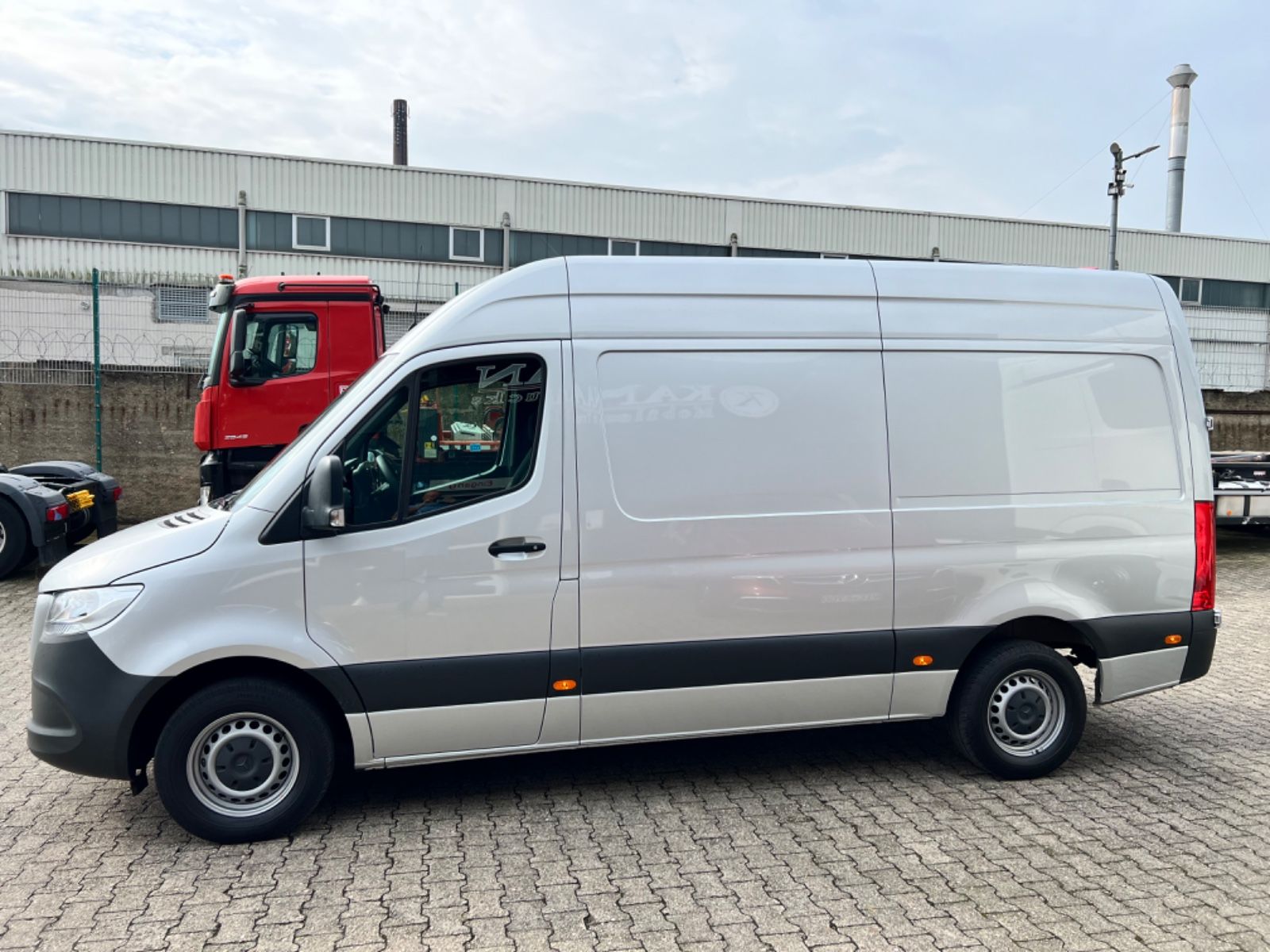 Fahrzeugabbildung Mercedes-Benz Sprinter III 317 CDI Kasten *NAVI|CAM|ASSIST*