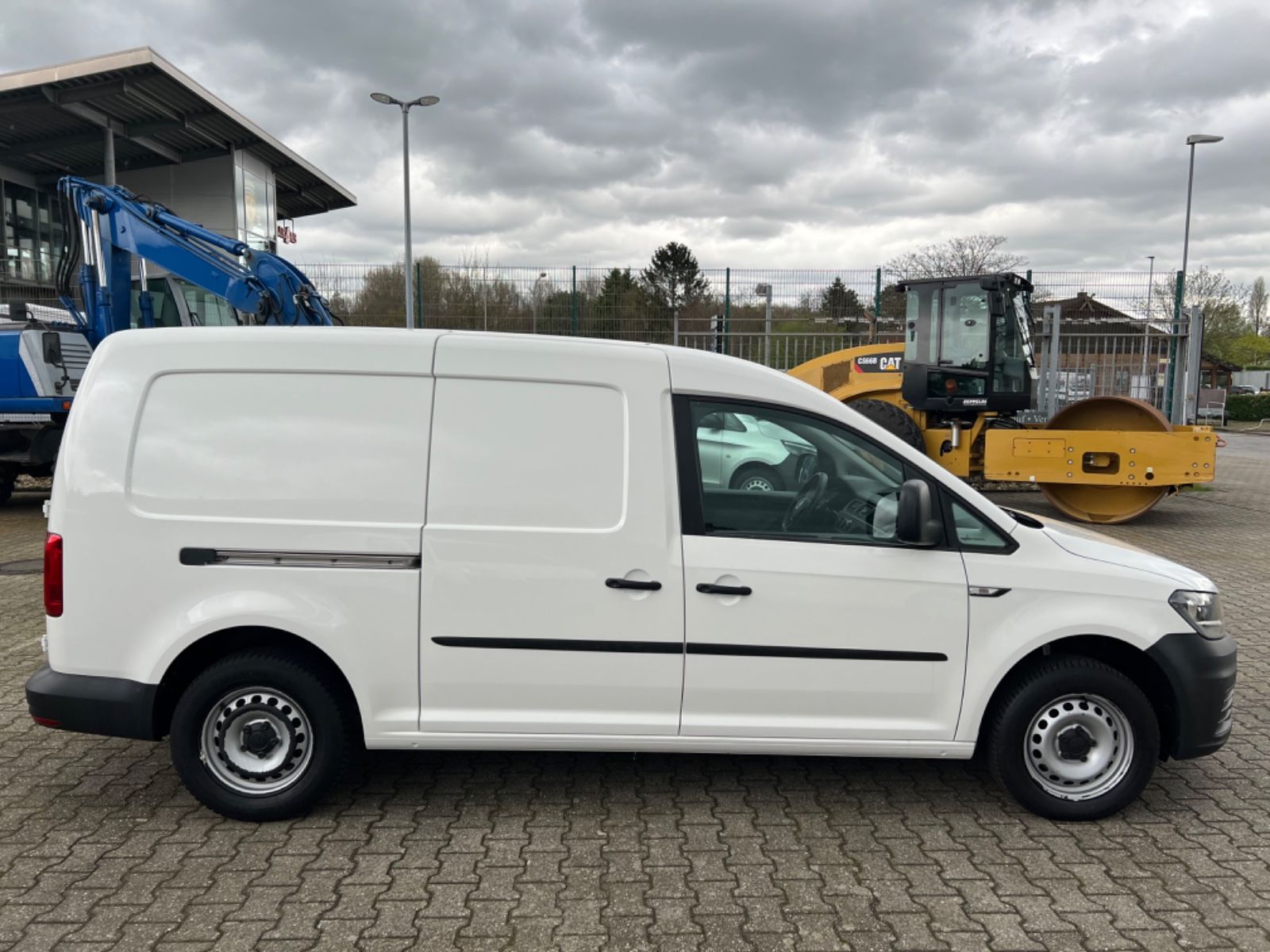 Fahrzeugabbildung Volkswagen Caddy 2.0 TDI Maxi Kasten BMT *KLIMA|