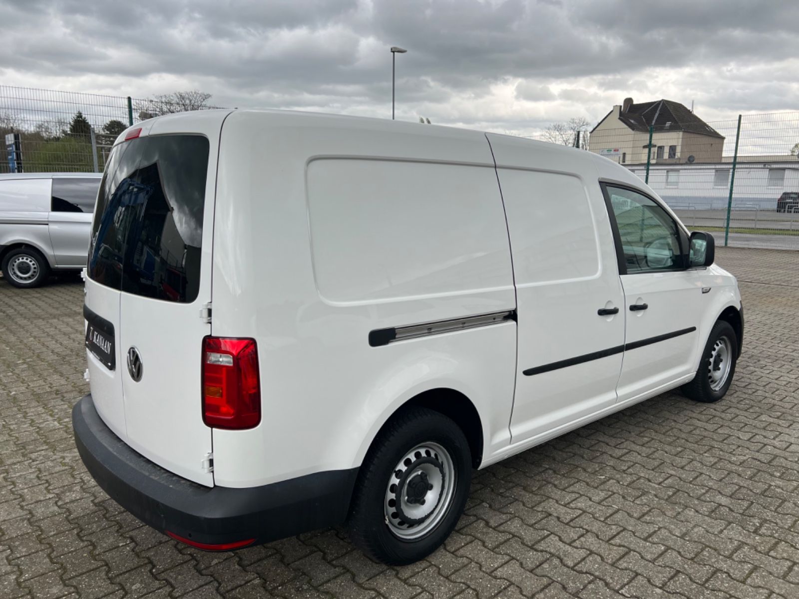 Fahrzeugabbildung Volkswagen Caddy 2.0 TDI Maxi Kasten BMT *KLIMA|