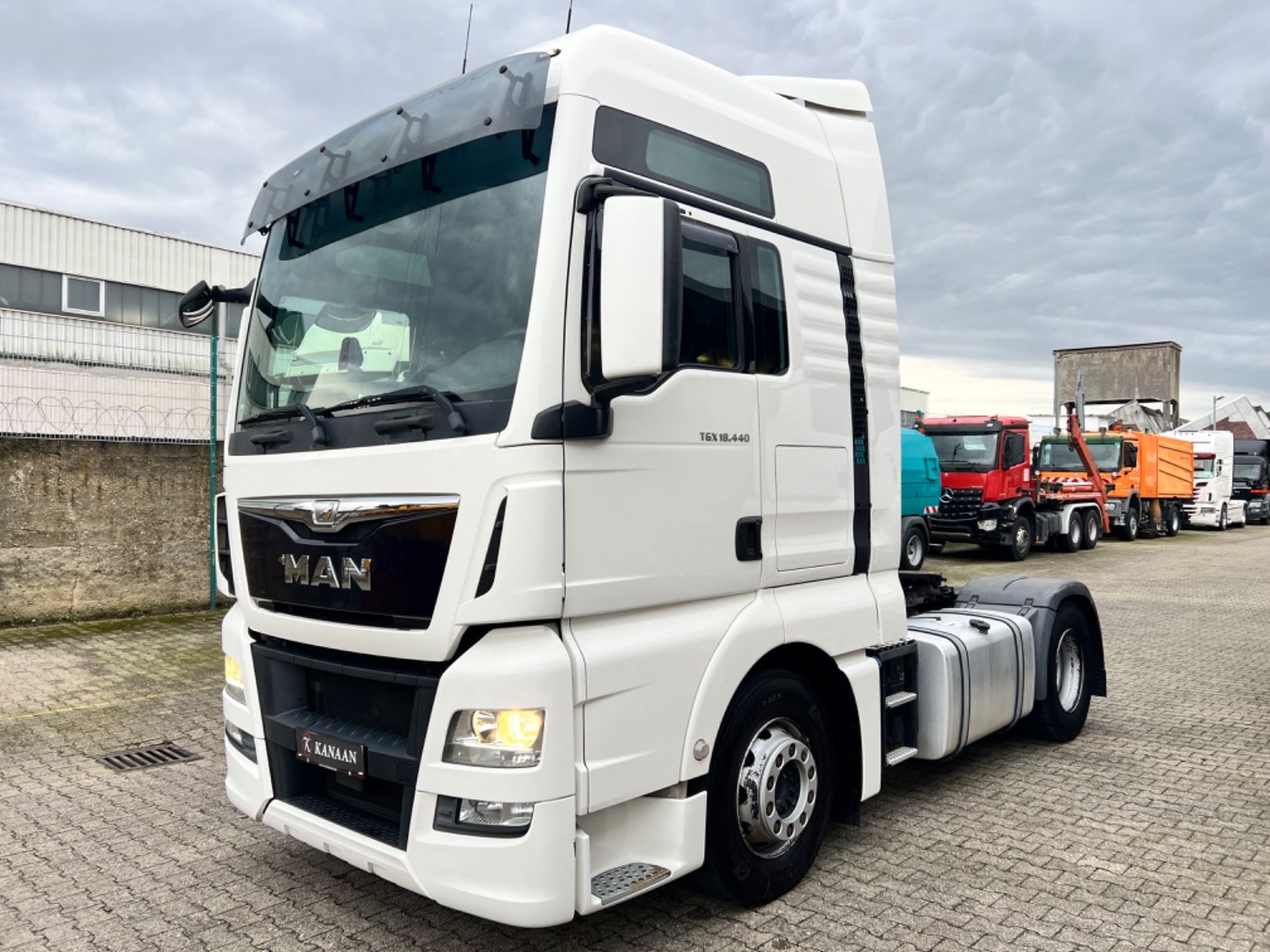 Fahrzeugabbildung MAN TGX 18.440 XXL 4x2 BLS  Intarder Standklima