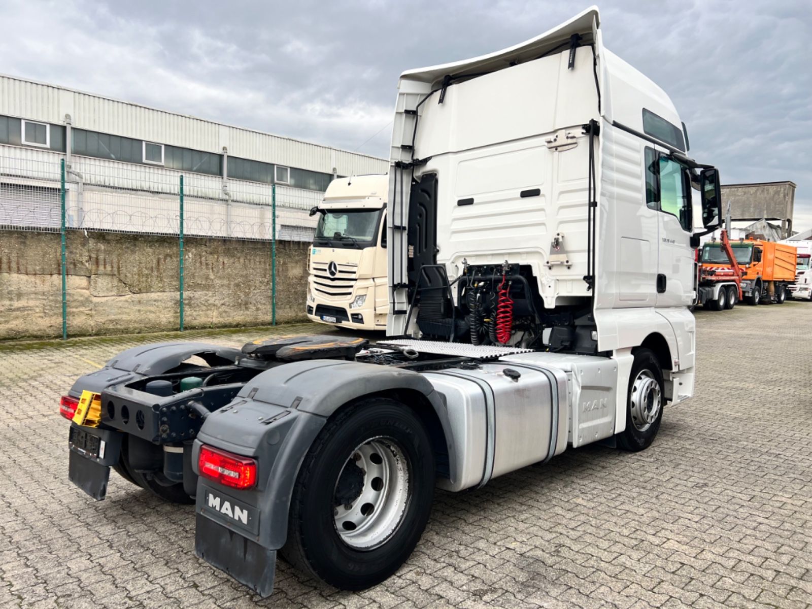 Fahrzeugabbildung MAN TGX 18.440 XXL 4x2 BLS  Intarder Standklima