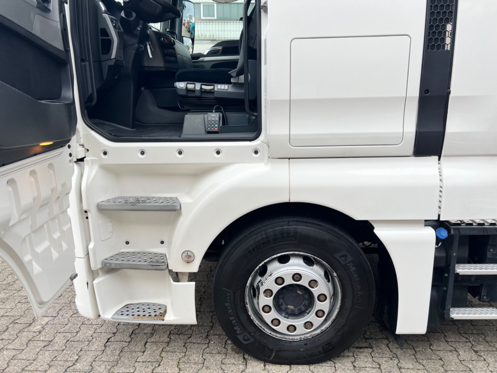 Fahrzeugabbildung MAN TGX 18.440 XXL 4x2 BLS  Intarder Standklima