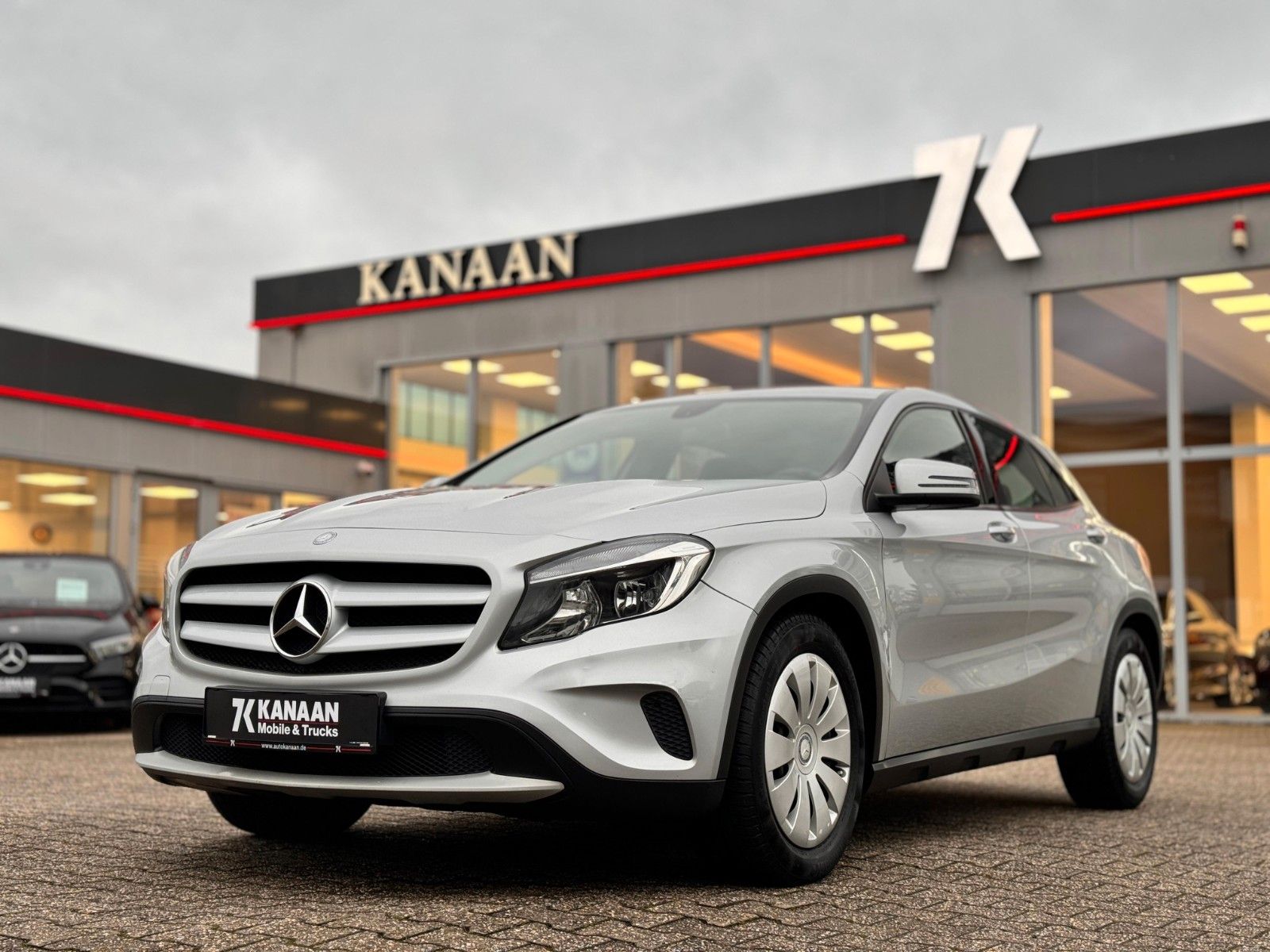 Fahrzeugabbildung Mercedes-Benz GLA 200 CDI / d *7G|NAVI|LEDER*