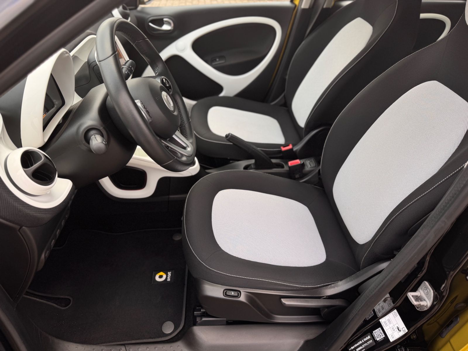 Fahrzeugabbildung Smart ForFour 0.9 Turbo Passion*FALTDACH|CAM|AMBIENTE*