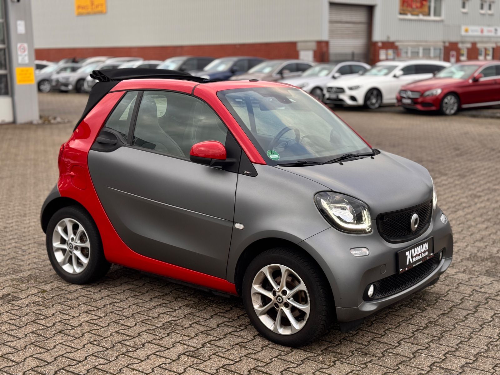 Fahrzeugabbildung Smart ForTwo Cabrio 1.0 Prime *NAVI|TEL|LEDER*