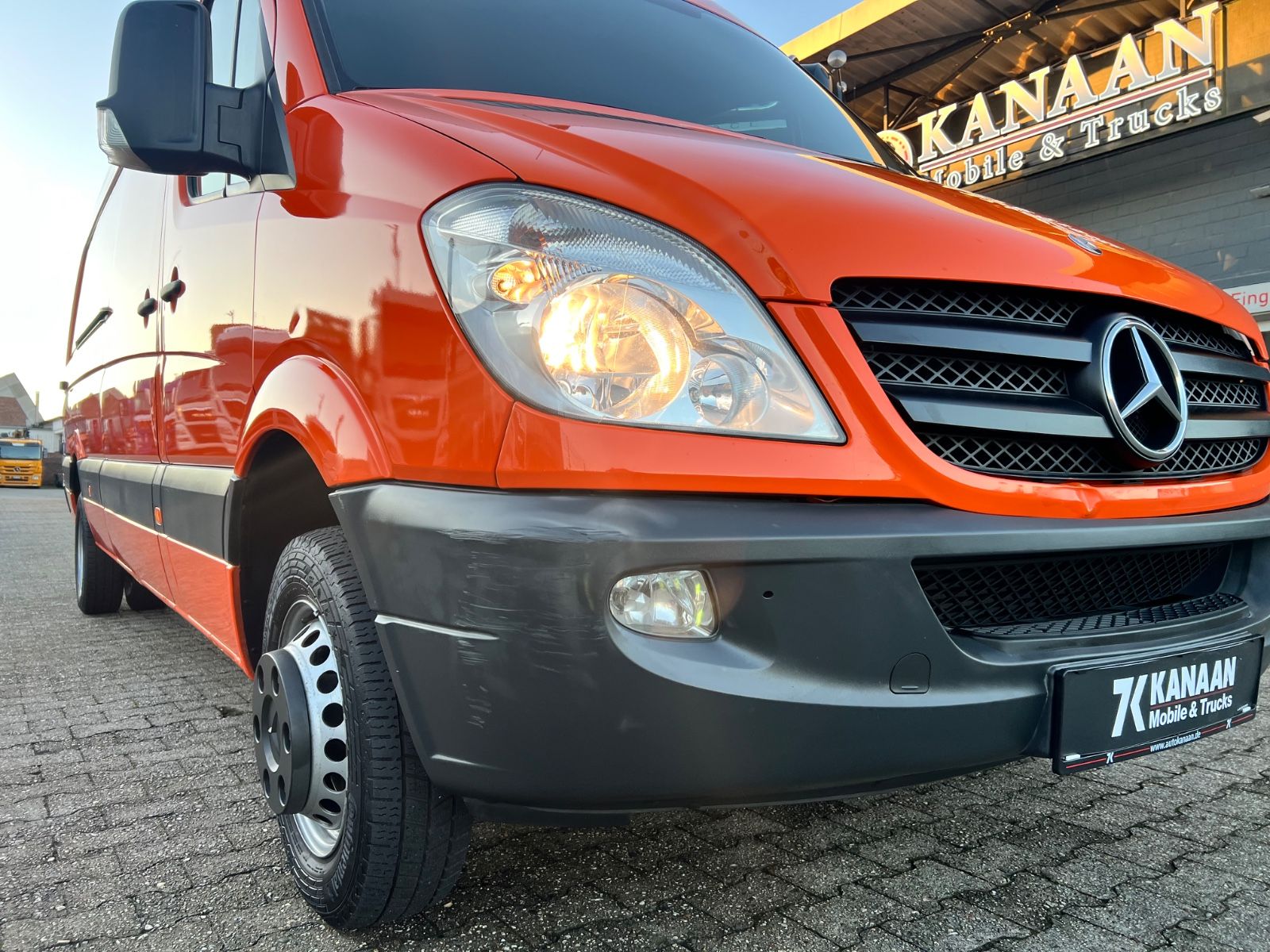 Fahrzeugabbildung Mercedes-Benz Sprinter II Kasten 516 CDI MAXI AUTOM SCHECKHEFT